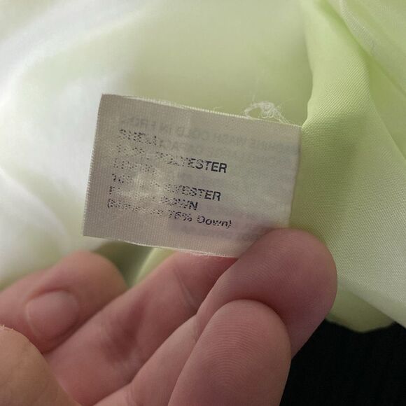 Gap Black Puffer Button Up Goose Down Vest Size Large - Picture 9 of 10